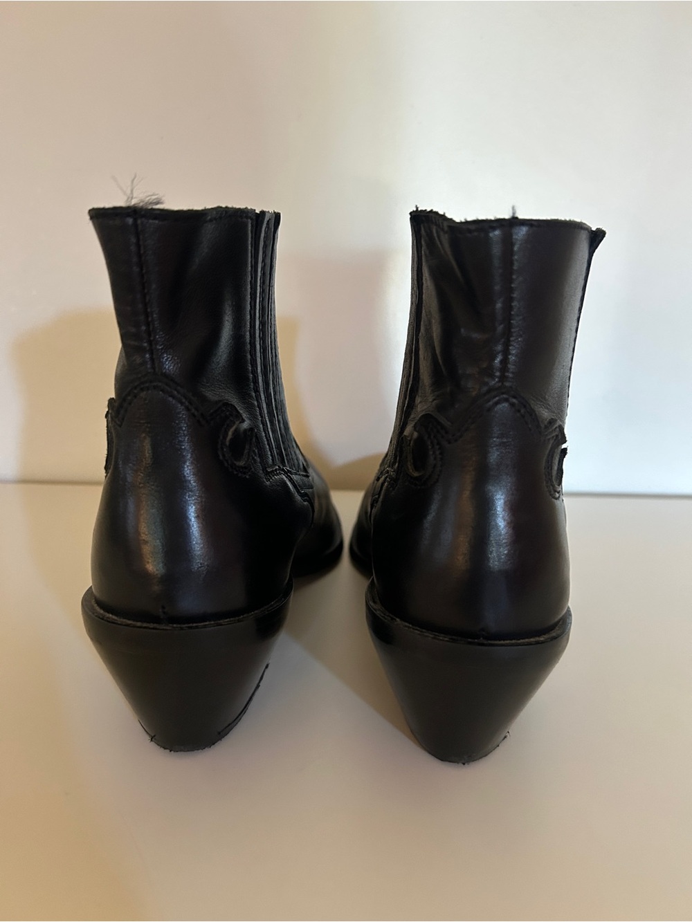 Urban Outfitters Black Leather Chelsea Western Ankle Boots - Picture 4 of 6